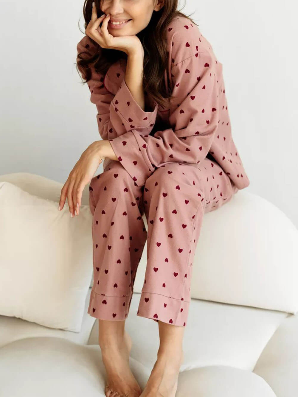 Lavinia™ | Completo da pigiama in stile francese con revers e motivo a cuori