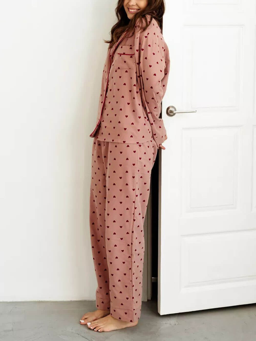 Lavinia™ | Completo da pigiama in stile francese con revers e motivo a cuori