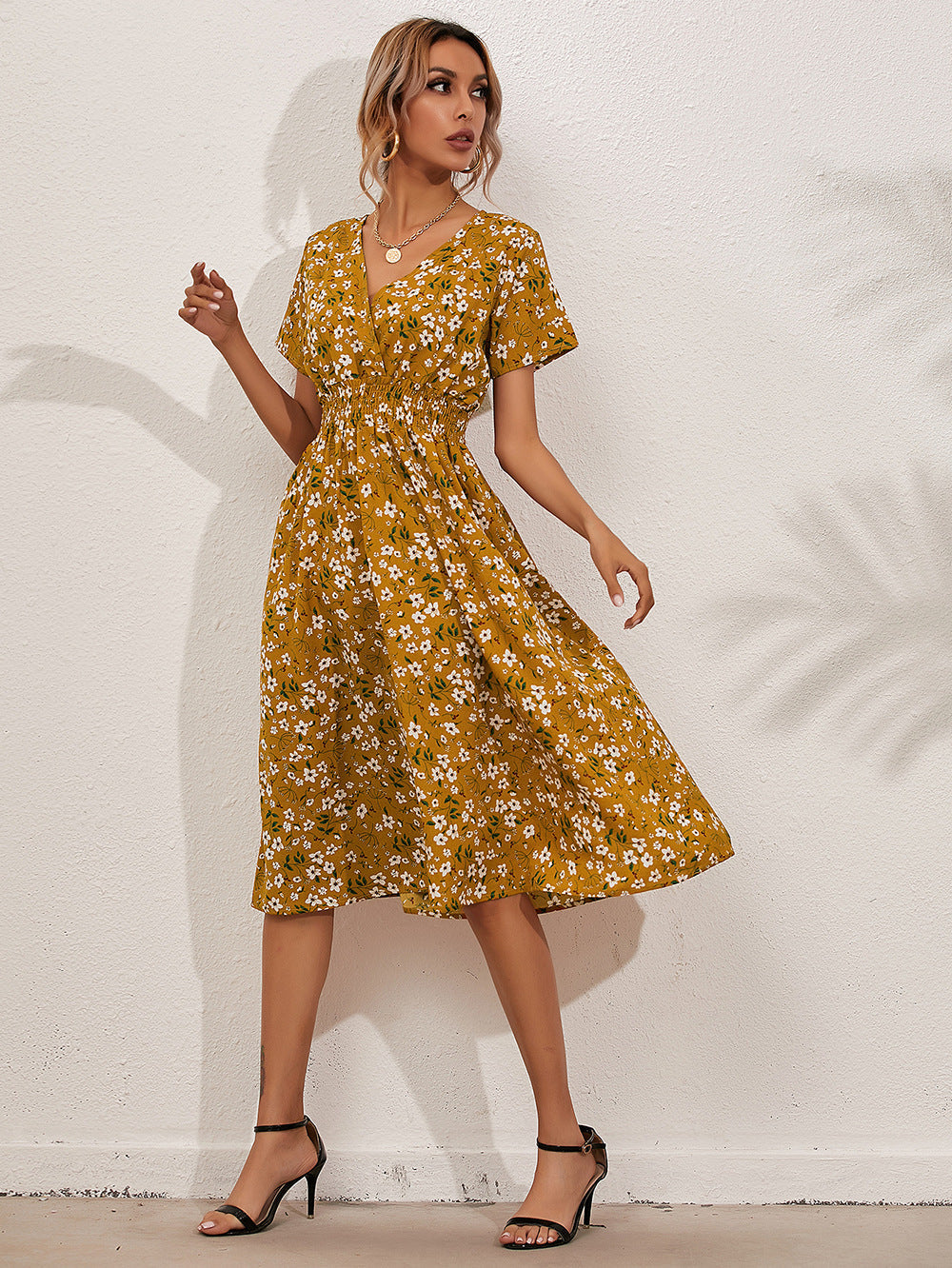 Lavinia™ | Piccolo abito floreale casual alla moda con maniche corte