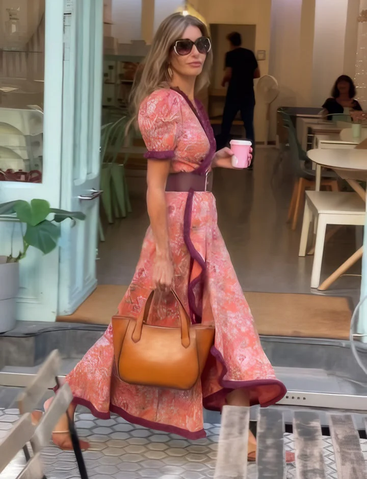 Camilla™ | Abito Rosa Elegante con Maniche Corte
