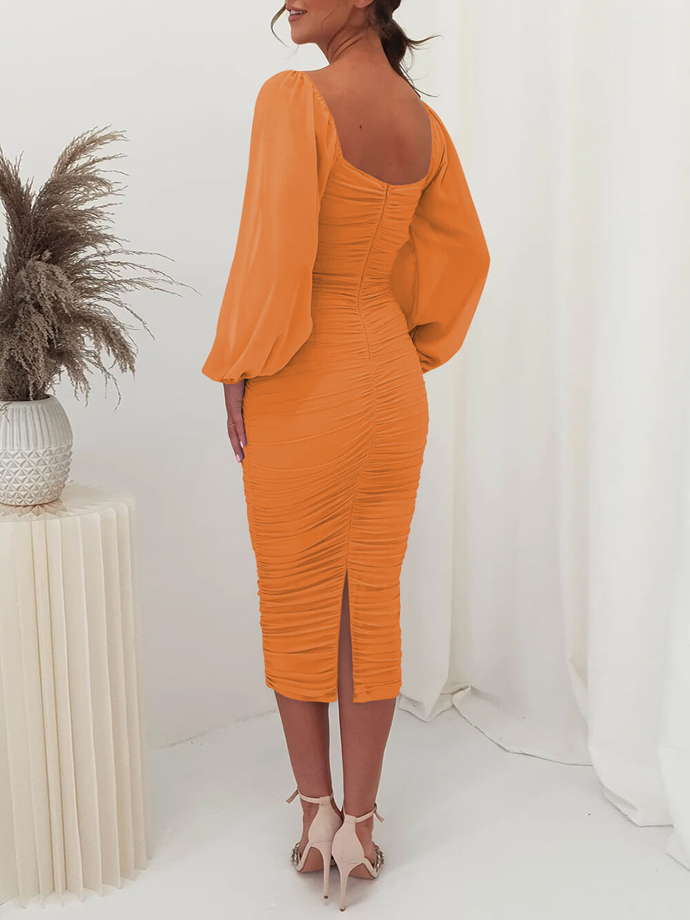 Lavinia™ | Abito midi plissettato in maglia con maniche lunghe