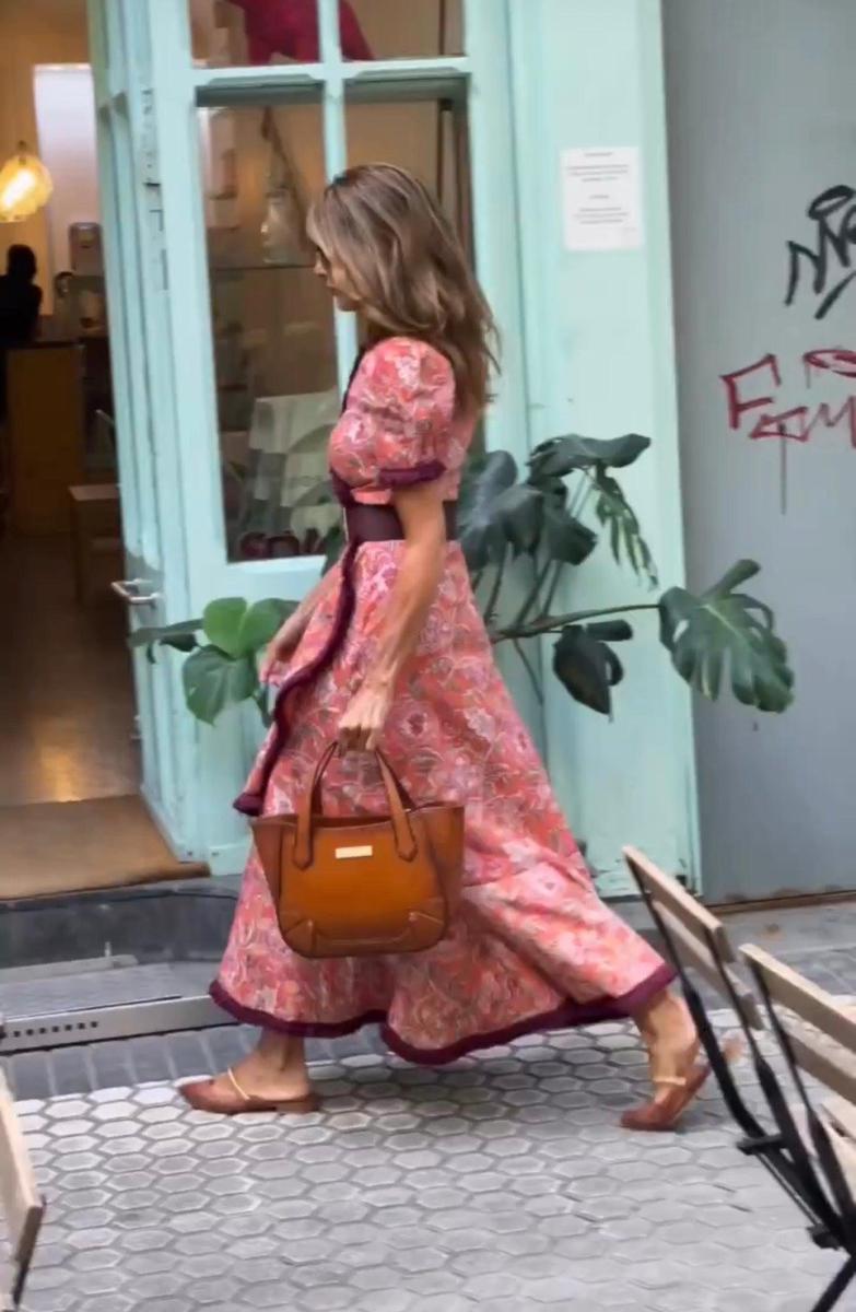 Camilla™ | Abito Rosa Elegante con Maniche Corte