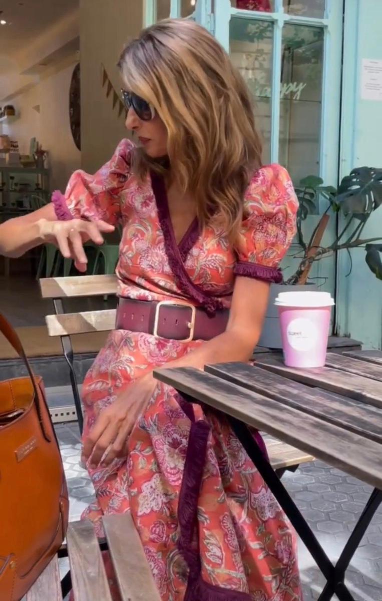 Camilla™ | Abito Rosa Elegante con Maniche Corte